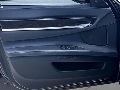Used 2013 BMW 740i RWD image 19