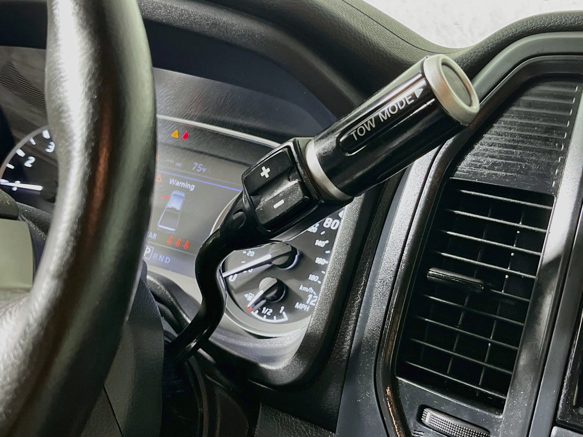 Used 2023 Nissan Titan SV w/ SV Convenience Package RWD image 22