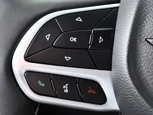 Used 2026 Chrysler Pacifica Select FWD image 31