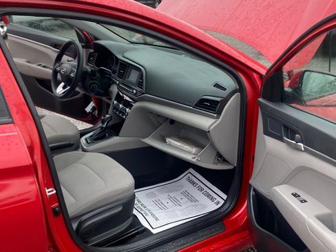 Used 2020 Hyundai Elantra SE w/ Cargo Package (C1) FWD image 18