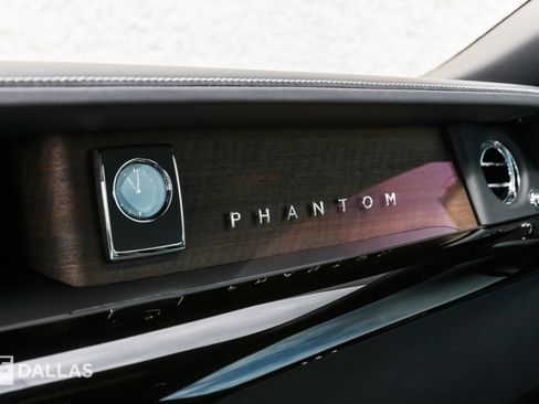 Used 2023 Rolls-Royce Phantom Sedan w/ The Phantom Package image 33