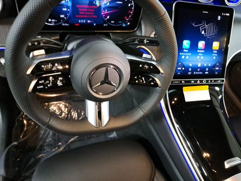 New 2026 Mercedes-Benz GLC 300 4MATIC image 17