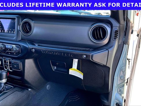 Used 2023 Jeep Wrangler Unlimited w/ Cold Weather Group AWD/4WD image 13
