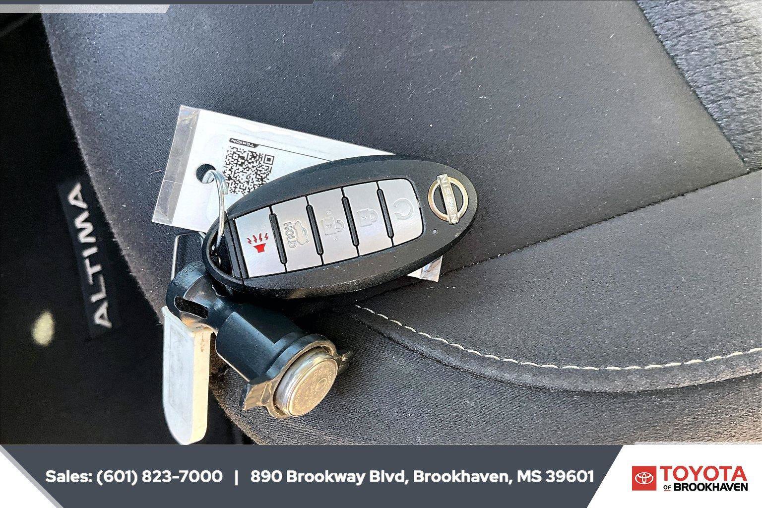 Used 2025 Nissan Altima 2.5 SV FWD image 9