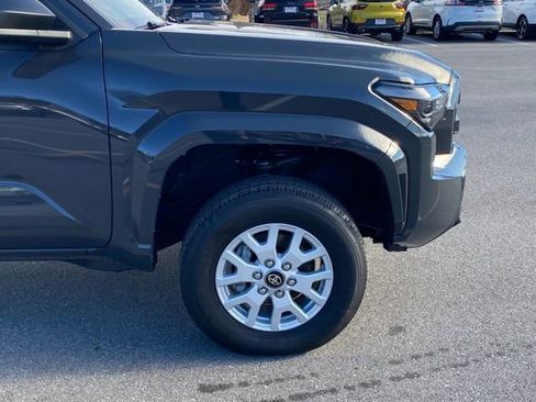 Used 2025 Toyota Tacoma SR w/ SR Upgrade Package image 9