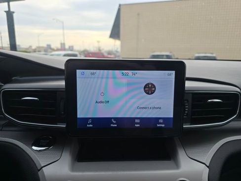 Used 2024 Ford Explorer XLT w/ XLT Sport Appearance Package image 18