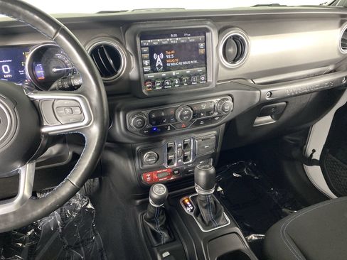 Used 2023 Jeep Wrangler Unlimited Rubicon 4xe w/ Cold Weather Group AWD/4WD image 29
