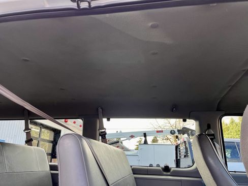 Used 1999 Ford E-150 and Econoline 150 Wagon image 21