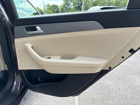 Used 2016 Hyundai Sonata SE FWD image 29