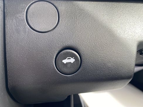 Used 2007 Saturn Sky w/ Premium Trim Pkg image 25