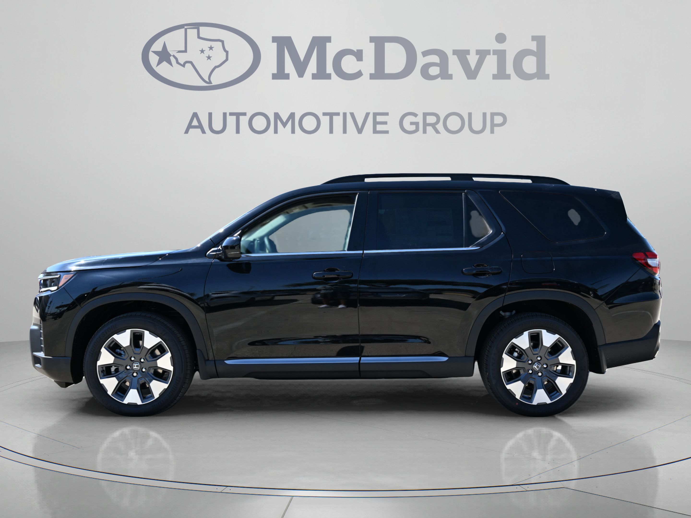 New 2026 Honda Pilot Elite image 2