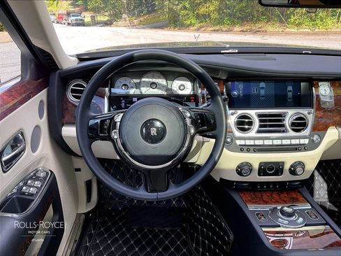 Certified 2013 Rolls-Royce Ghost RWD image 7