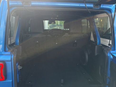 Used 2022 Jeep Wrangler Unlimited Sahara AWD/4WD image 9