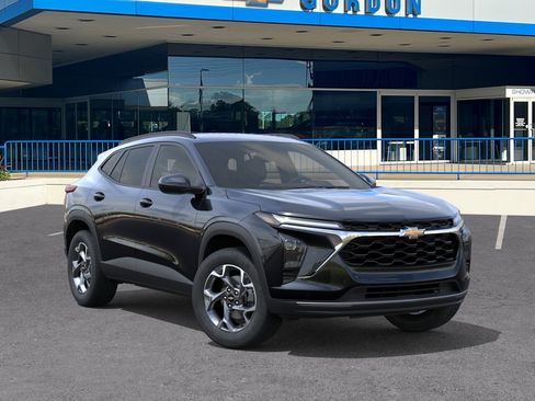New 2026 Chevrolet Trax LT w/ Driver Confidence Package FWD image 7