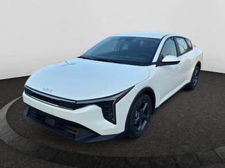 New 2025 Kia K4 LXS image 1