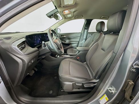 Used 2025 Buick Encore GX Preferred AWD/4WD image 13