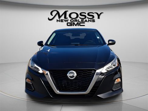 Used 2021 Nissan Altima 2.5 SV image 2