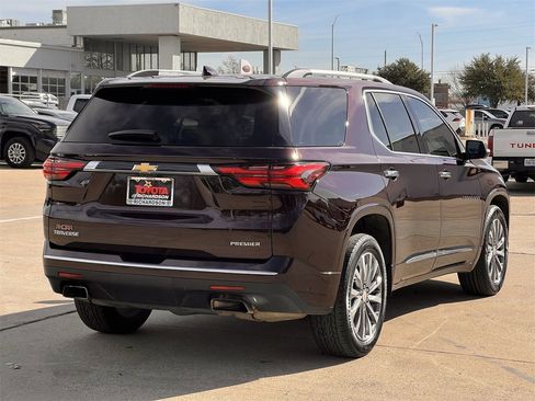 Used 2023 Chevrolet Traverse Premier image 3