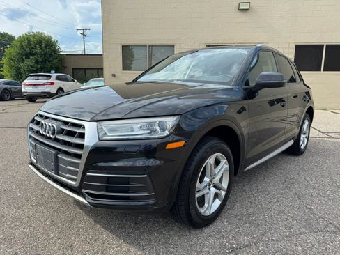 Used 2018 Audi Q5 2.0T Premium w/ Convenience Package AWD/4WD image 3