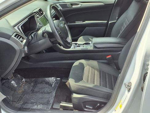 Certified 2020 Ford Fusion SE image 5