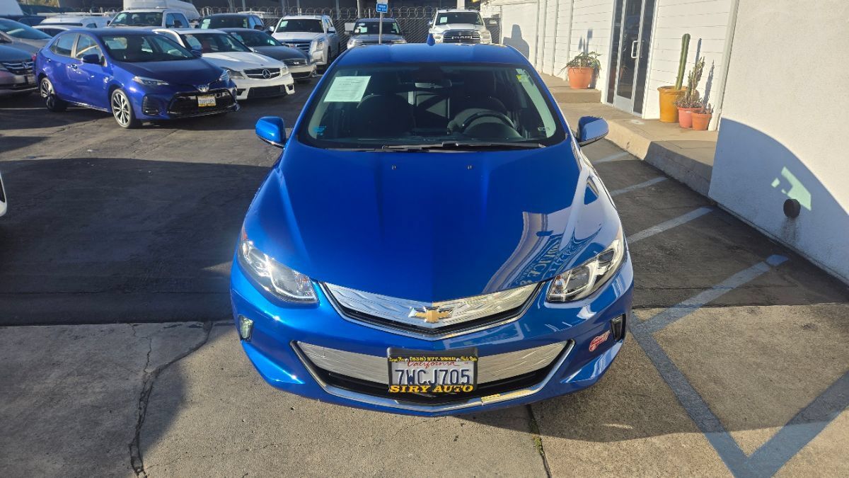 Used 2017 Chevrolet Volt LT FWD image 4