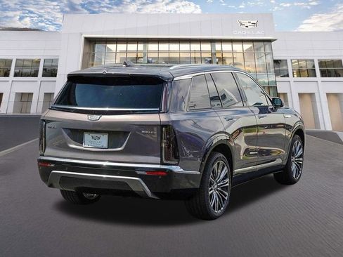 Used 2026 Cadillac Vistiq Premium Luxury image 4