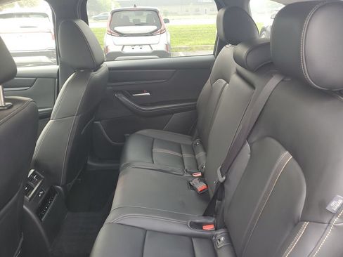 Used 2024 MAZDA CX-90 3.3 Turbo w/ Select Package AWD/4WD image 25