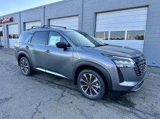 New 2026 Nissan Pathfinder Platinum video 2