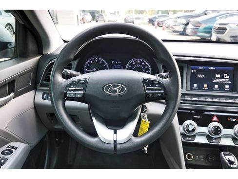 Used 2019 Hyundai Elantra SEL FWD image 16