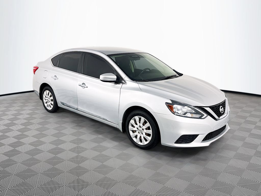 Used 2016 Nissan Sentra SV FWD image 1