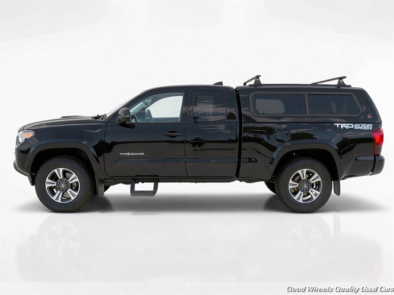 Used 2018 Toyota Tacoma TRD Sport AWD/4WD image 8