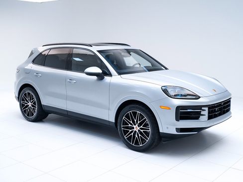 New 2026 Porsche Cayenne image 7