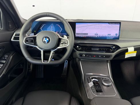 Used 2026 BMW 330i Sedan w/ M Sport Package RWD image 31