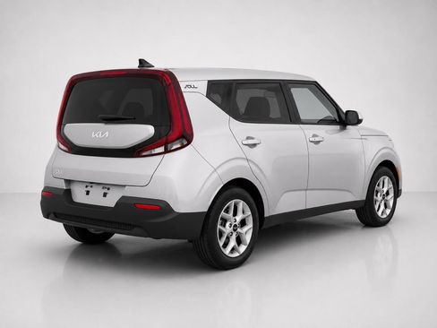 Used 2022 Kia Soul LX w/ Technology Package FWD image 5