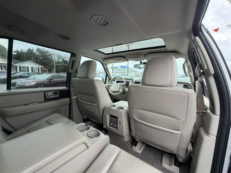Used 2010 Lincoln Navigator 4WD image 21