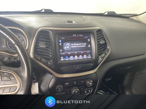 Used 2017 Jeep Cherokee 75th Anniversary AWD/4WD image 4