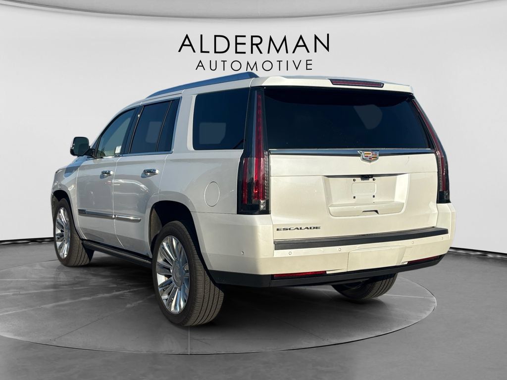 Used 2018 Cadillac Escalade Platinum AWD/4WD image 3