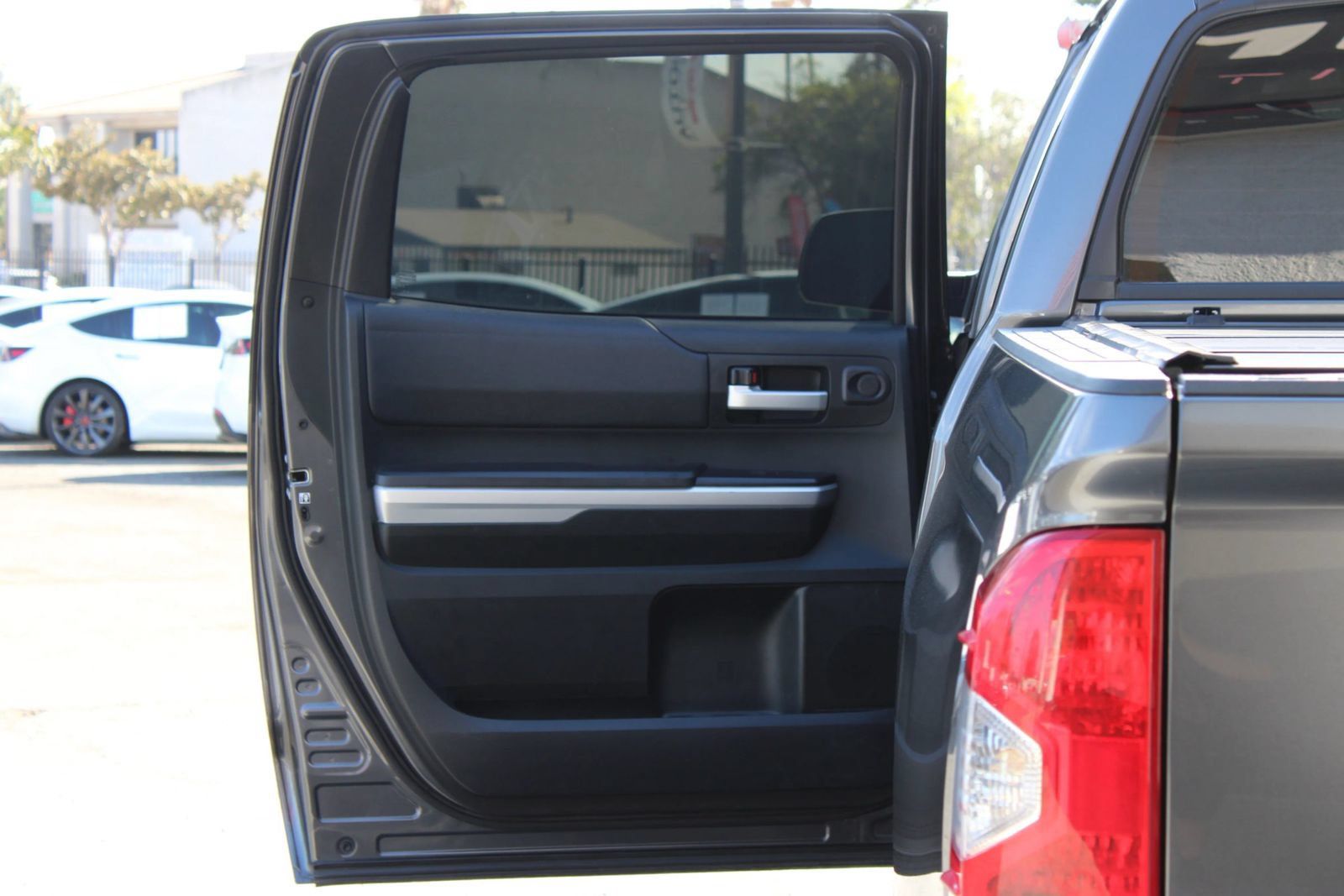 Used 2016 Toyota Tundra SR5 w/ SR5 Upgrade Package RWD image 12