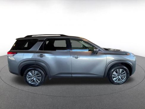 Used 2025 Nissan Pathfinder SV image 22