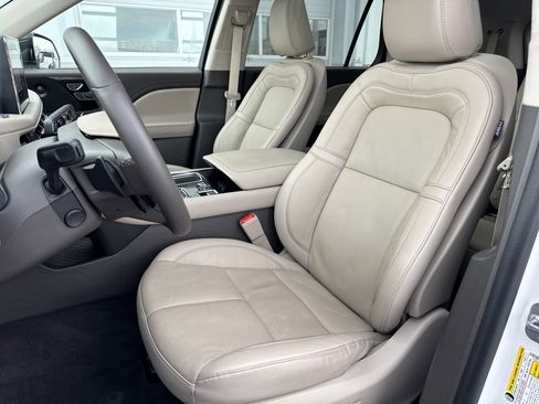 Used 2023 Lincoln Aviator Reserve w/ Equipment Group 201A image 21