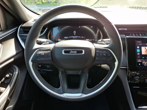 Certified 2023 Jeep Grand Cherokee Altitude AWD/4WD image 19