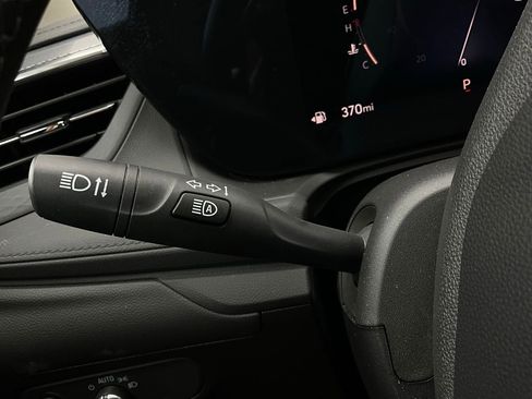 Used 2025 Buick Encore GX Preferred image 34