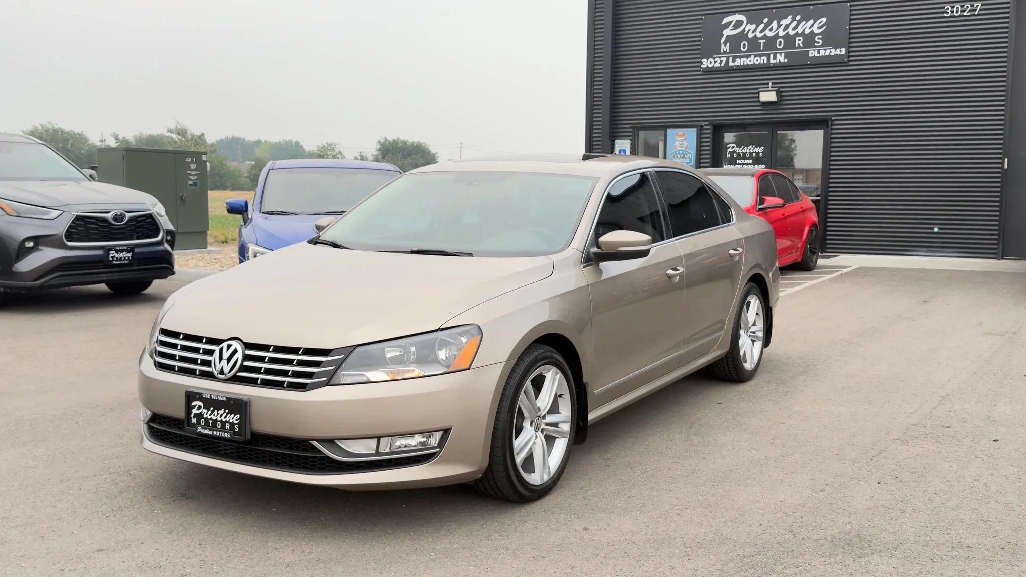 Used 2015 Volkswagen Passat TDI SEL Premium FWD image 1