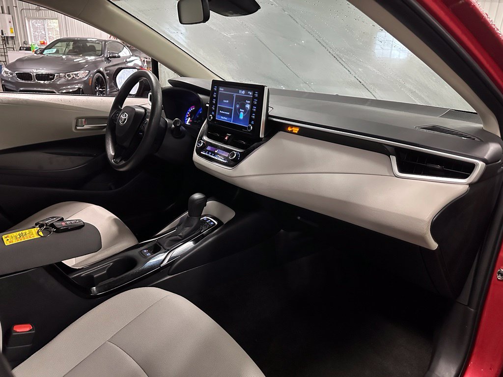 Used 2021 Toyota Corolla LE FWD image 28