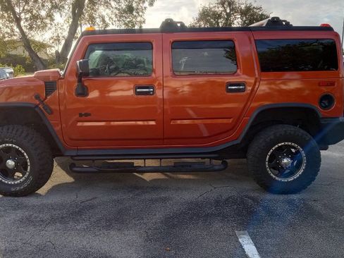 Used 2003 HUMMER H2 w/ Preferred Equipment Group image 1