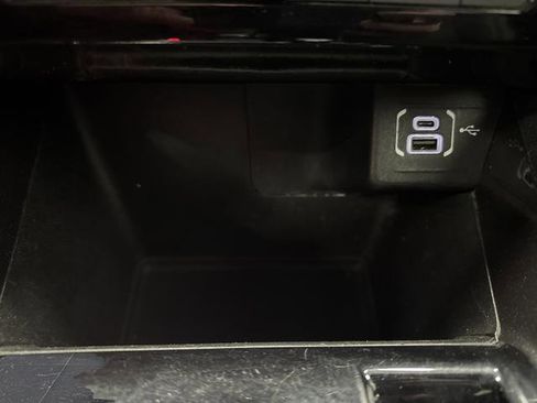 Used 2023 Jeep Compass Latitude image 29