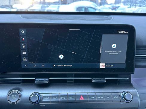 Used 2025 Hyundai Kona Limited image 30