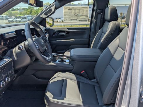 New 2026 Chevrolet Tahoe Z71 w/ Sun And Tow Package AWD/4WD image 13