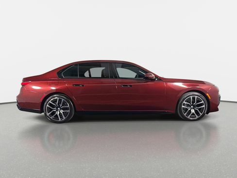 Used 2023 BMW 760i xDrive AWD/4WD image 2