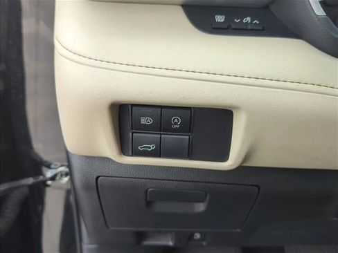 Certified 2023 Toyota Highlander XLE image 14